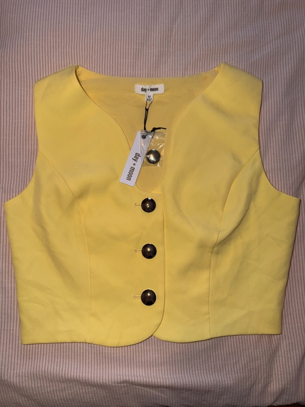 day + moon Yellow Sleeveless Cropped Vest